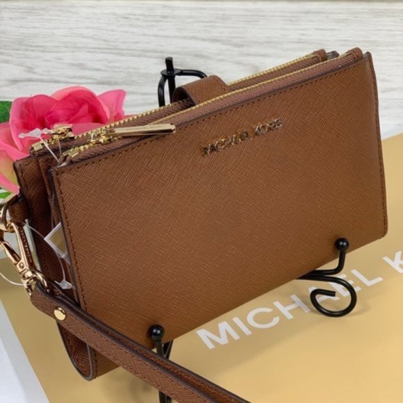 Michael Kors Handbags - 🌺Michael Kors Large DoubleZip Wallet Wristlet